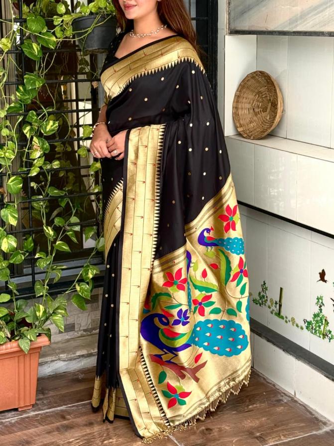 Black Silk Blend Saree with Golden Zari Border & Traditional Motif Pallu